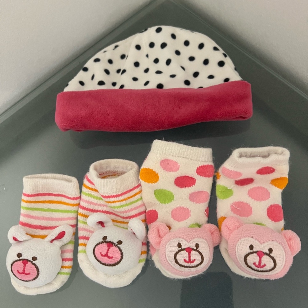 Polka Dot Hat and Bear Socks Set